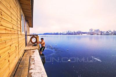 Спортивно-оздоровчий комплекс «Боксер» - лазні на воді відгуки, лазня/сауна Київ Дніпровський район Гідропарк, 800 метрів від Венеціанського моста, фото, адреса з картою проїзду.